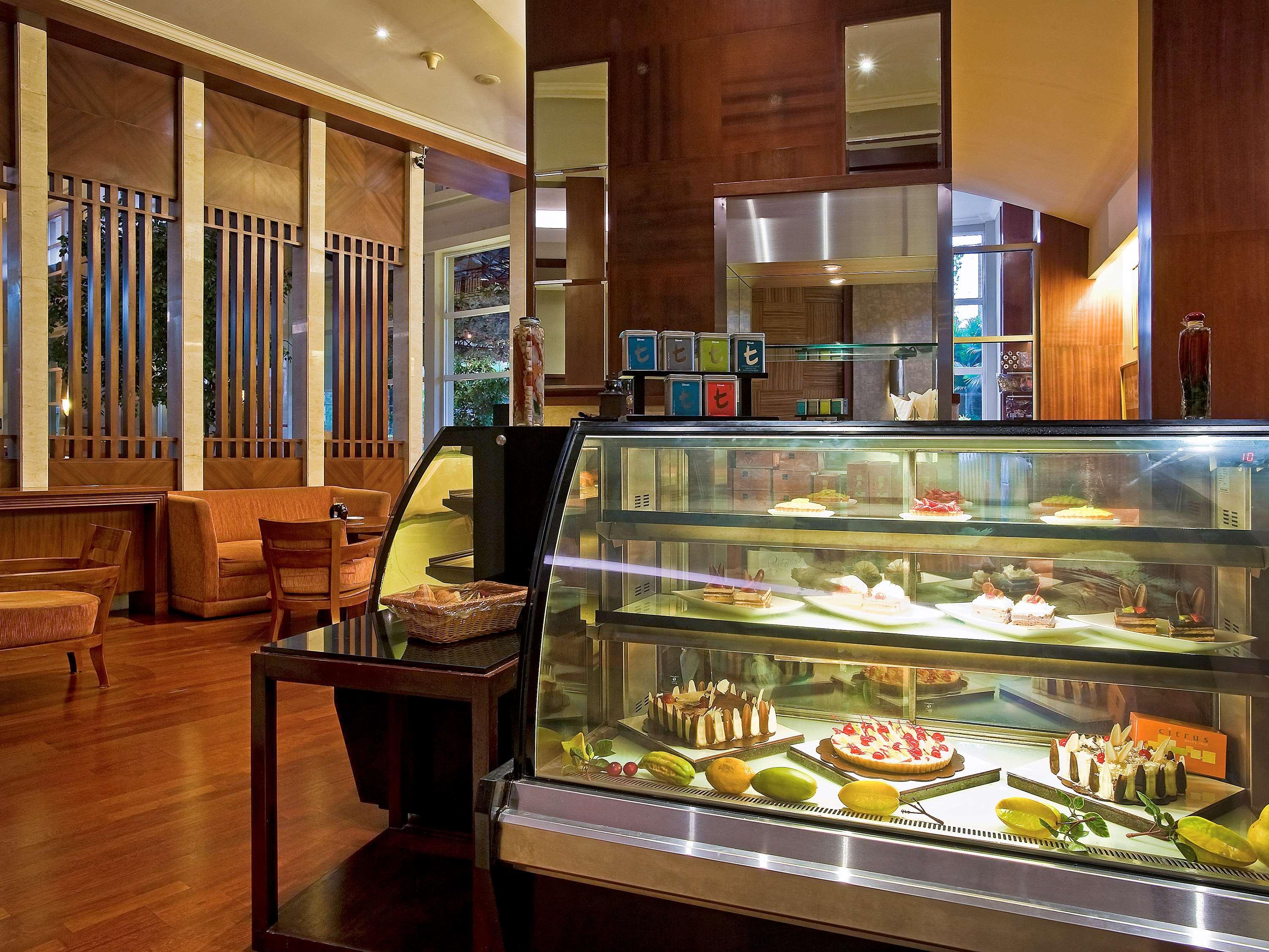 Novotel Semarang Exterior foto