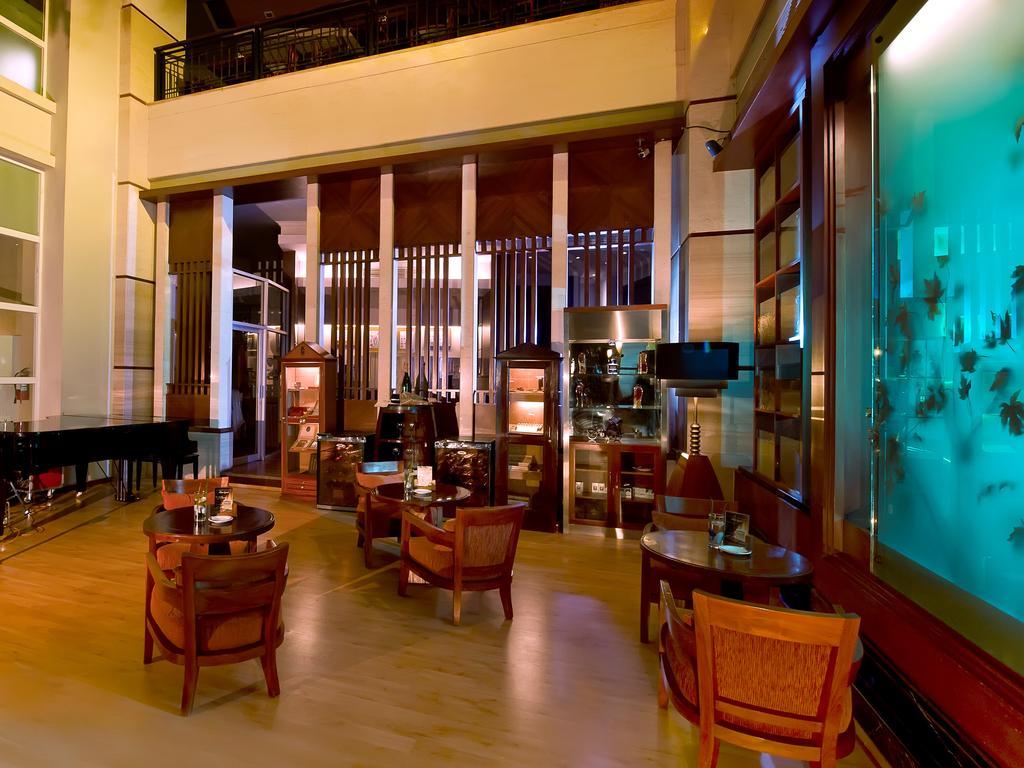 Novotel Semarang Exterior foto