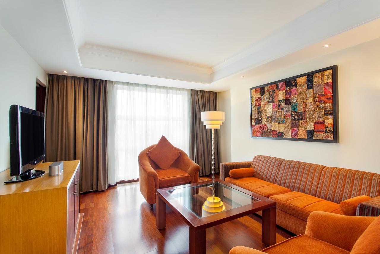 Novotel Semarang Exterior foto