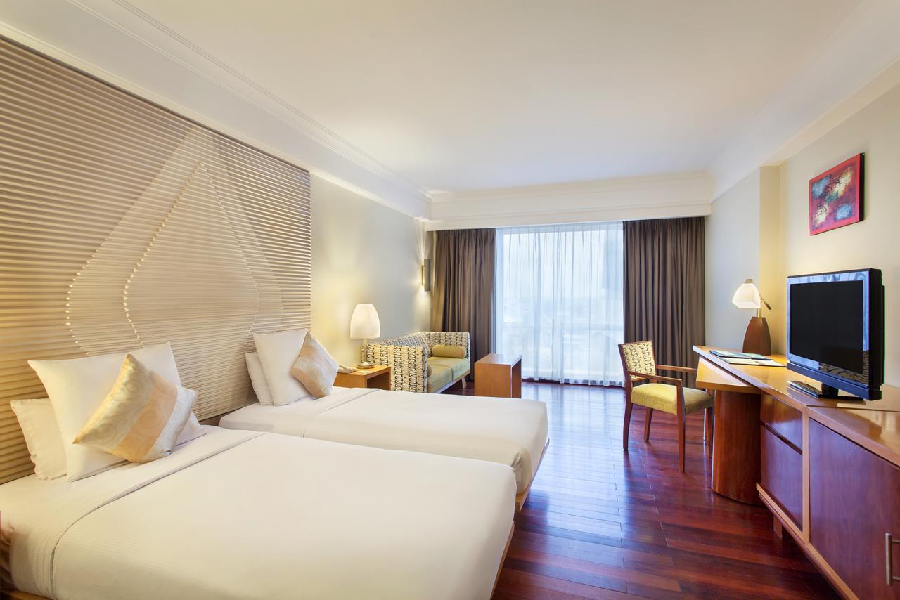 Novotel Semarang Exterior foto
